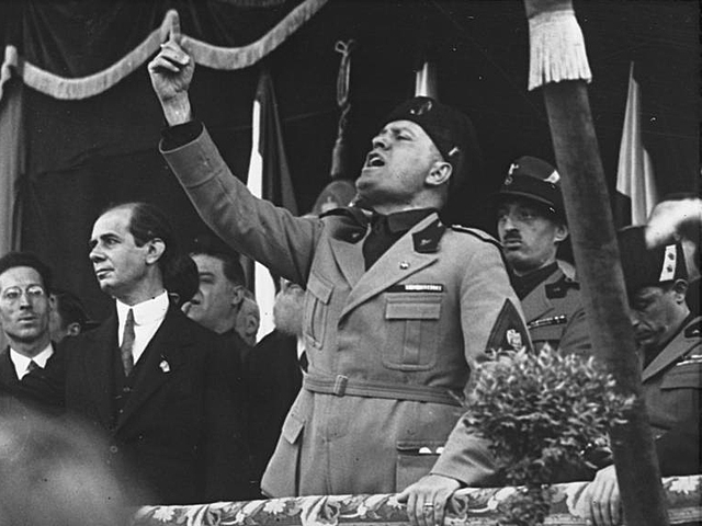 Benito Mussolini arriba al poder