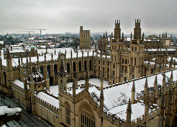 Reconeixement d'Oxford com a universitat.