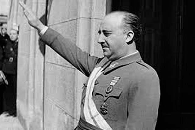 Franco es proclamat cap del Estat