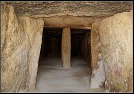 DOLMEN (4800 a.C)