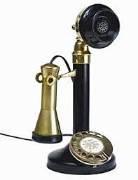 1.877 Primer teléfono de uso comercial