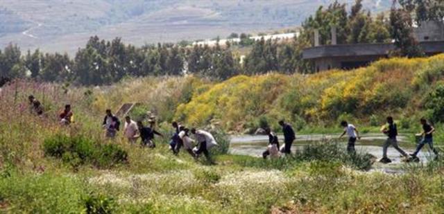 Syrians flee for saftey