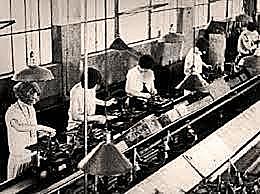 la producción una prioridad principal.