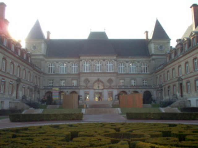 Piaget: Profesor de Psicología Genética, Sorbonne, París.