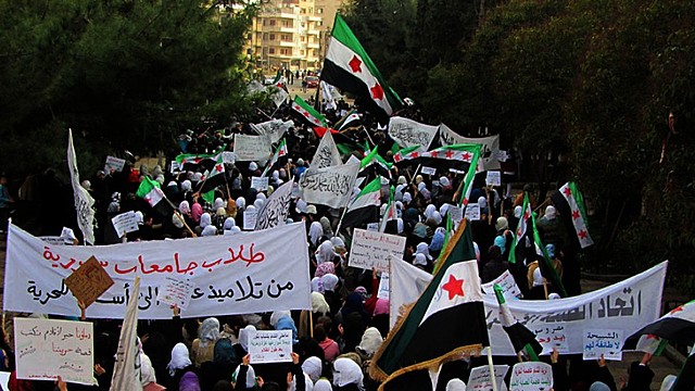 Store protester mot Assad-regimet