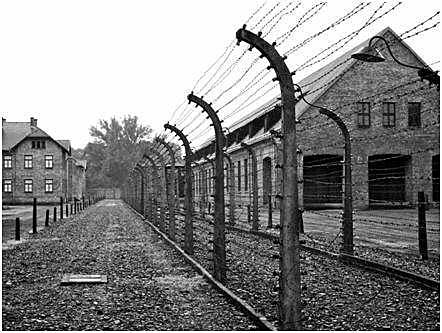 Se crean los campos de concentración