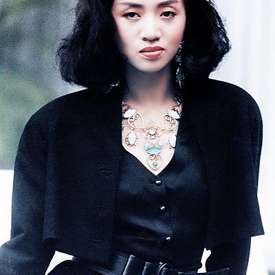 Timeline: Фільмографія Аніти Муі