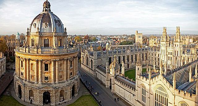Reconeixement d'Oxford com a Universitat