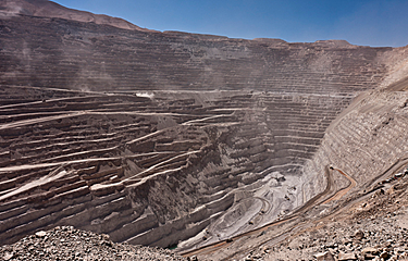 Se inicia la explotación de la mina de Chuquicamata