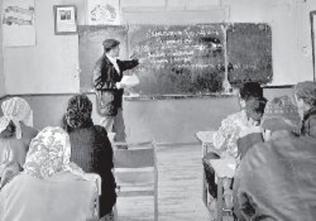 VIGOTSKY: es invitado a permanecer varios meses en Tashkent, para formar pedagogos y psicólogos en la Universidad de Asia Central.