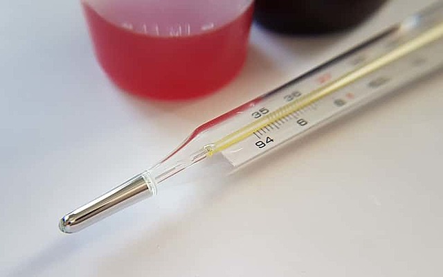 Se inventa el termómetro de mercurio