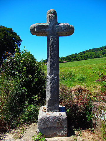 CRUZ DE PIEDRA DEL PEDREGAL