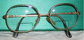 Se inventan los lentes bifocales