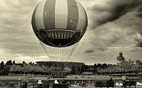 Se inventa el globo aerostático