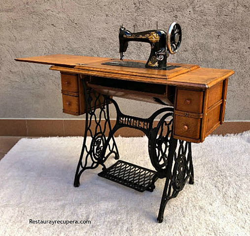 Se inventa la máquina de coser