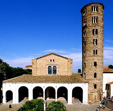 2) La Basílica de San Apolinar Nuevo