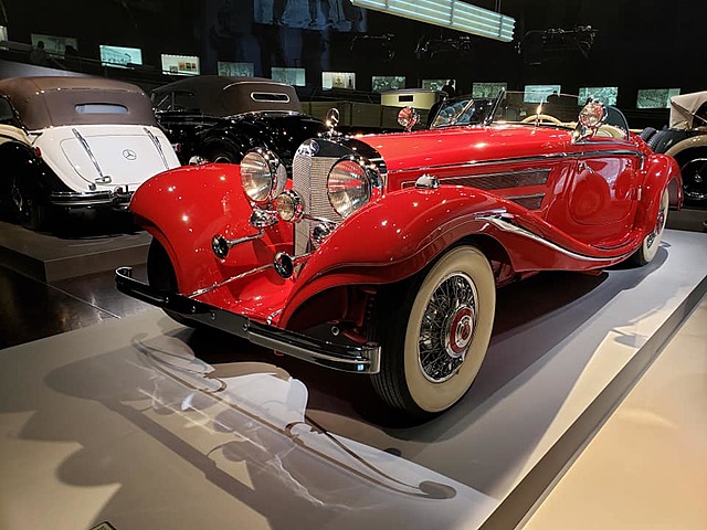 Primer Mercedes-Benz