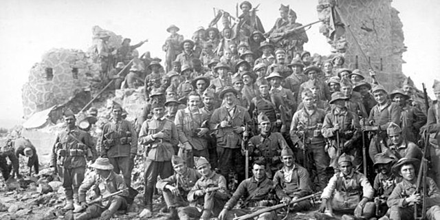 El Tercio obtiene la colectiva, tras la reconquista de Melilla. Ascendido a teniente coronel, es jefe del Tercio.