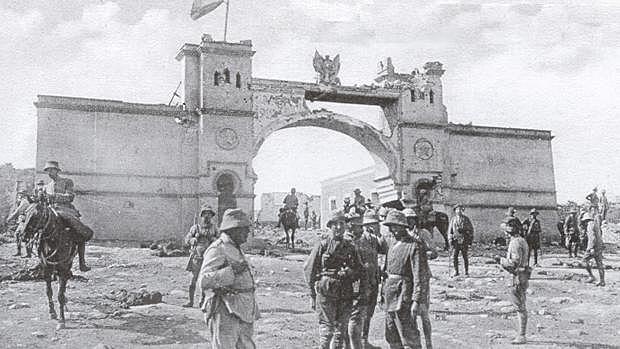 Se enfrenta en Marruecos (Junio) al alzamiento de las cabilas en la zona occidental.