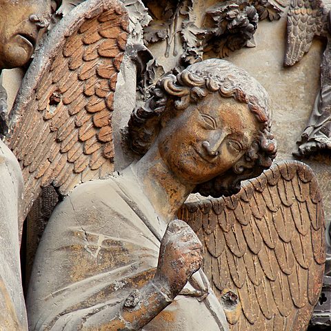 Siglo xiii: se ven varios tipos de niños: