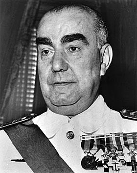 Carrero Blanco, presidente del Gobierno (Junio), es asesinado (Diciembre).