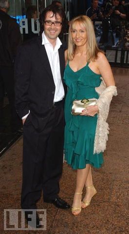 "Jo" Married Neil Murray.