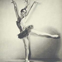 The First Dancers En Pointe