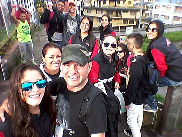 Primera competencia de porrismo