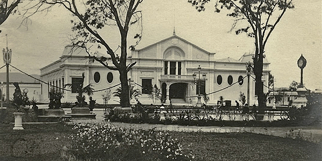 El Palacio Centenario o Palacio de Carton