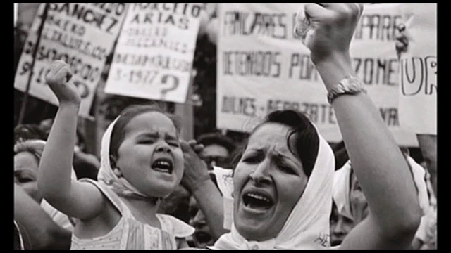 Huelga en demanda de "pan y paz"