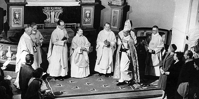 Kvinnor vigs till präst