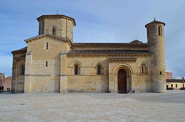 2. CARACTERÍSTICA ROMÁNICA.