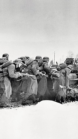 Norsk og tyske styrker i fortsatt kamp ved grensen