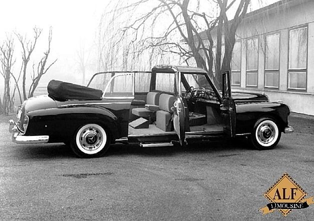 La primera limusina alargada