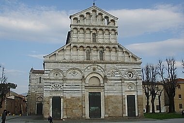 Edificación Icónica Románica en Italia y España