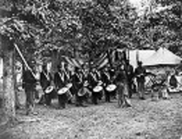 Lincoln calls for 75,000 volunteers.