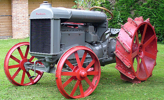 Moderno tractor agrícola