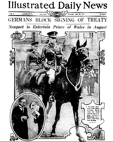 Появление «таблоида»