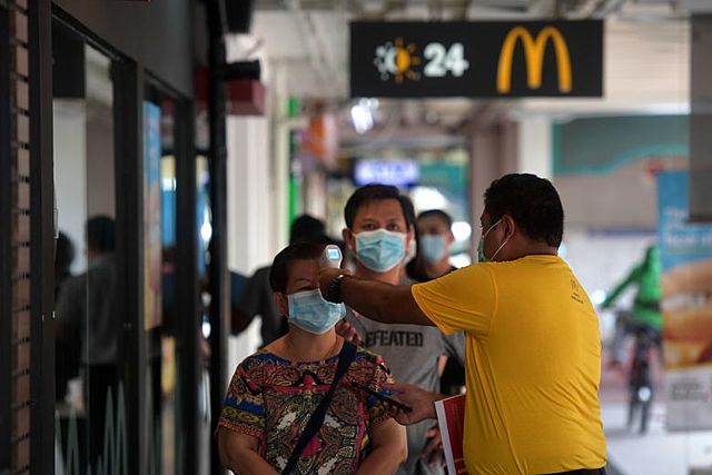 Singapore makes wearing mask compulsory in public places