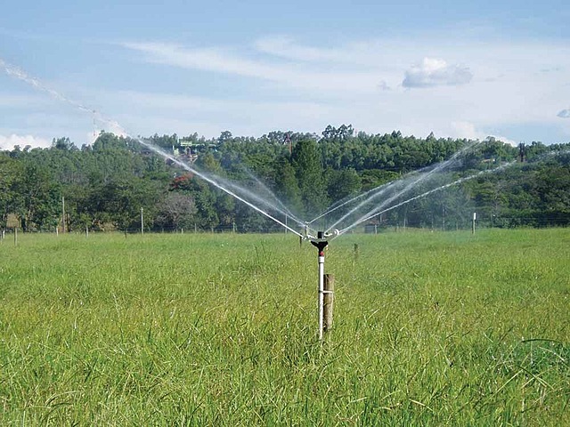 SISTEMA DE RIEGO POR ASPERSION