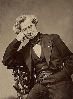 Nace Hector Berlioz