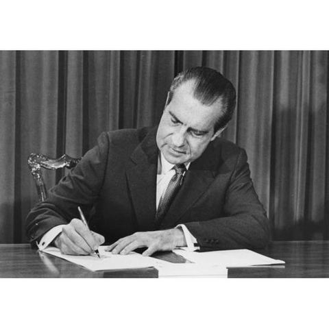 Nixon signs the Emergency Employment Act