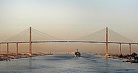 Nasser nacionaliza el Canal de Suez.