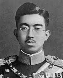 L'emperador del Japó Hirohito va prendre la decisió d'anunciar per ràdio la rendició del país