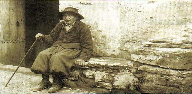 Se aprueba la Ley del seguro de vejez e invalidez