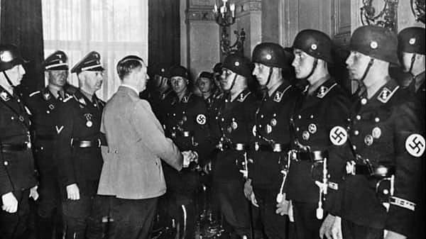 CREACIÓN DE LAS SS POR PARTE DE HITLER