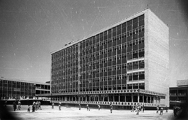 Ignauguración del Centro Médico Nacional.