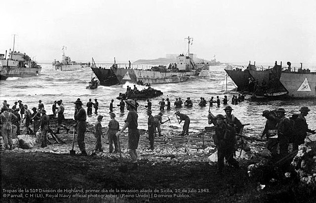 Las fuerzas aliadas desembarcan en el sur de Francia.