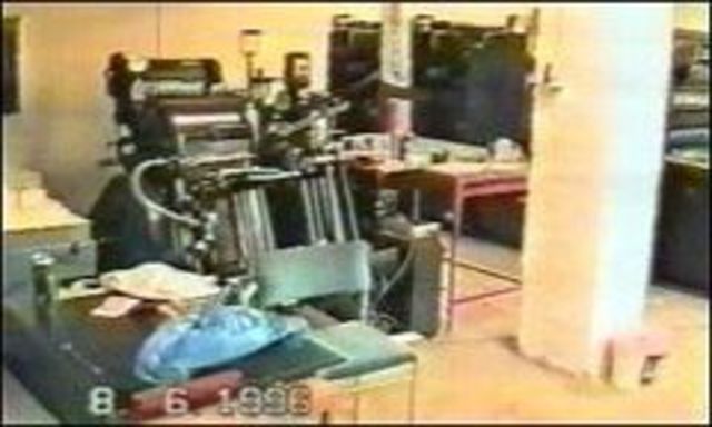 William Caxton establishes the first English printing press