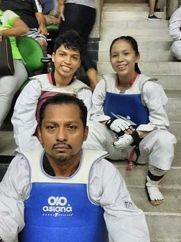 I did the black tape test again, my father and my girlfriend also did it